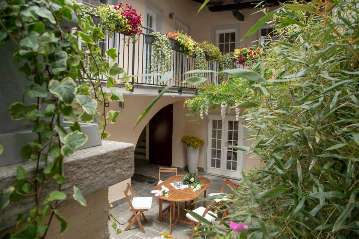 Casa Mia Villa Castelveccana Exterior photo